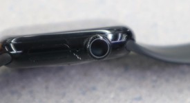 Good
													Apple Watch Series 10 42mm - Unlocked, Black, A3001 - Cellular, Aluminum, photo 3 of 6