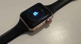 Good
													Apple Watch Series 3 38mm - Unlocked, Gold, A1860, Aluminum, photo 4 of 10