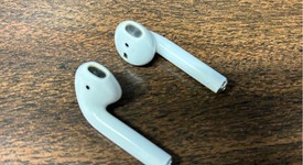 Used
													Apple AirPods 2nd Gen - Wireless Case, photo 3 of 7