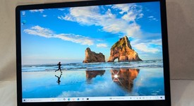 Good
													Microsoft Surface Laptop 2 - I7, Black, 256 GB, 8 GB, photo 4 of 9