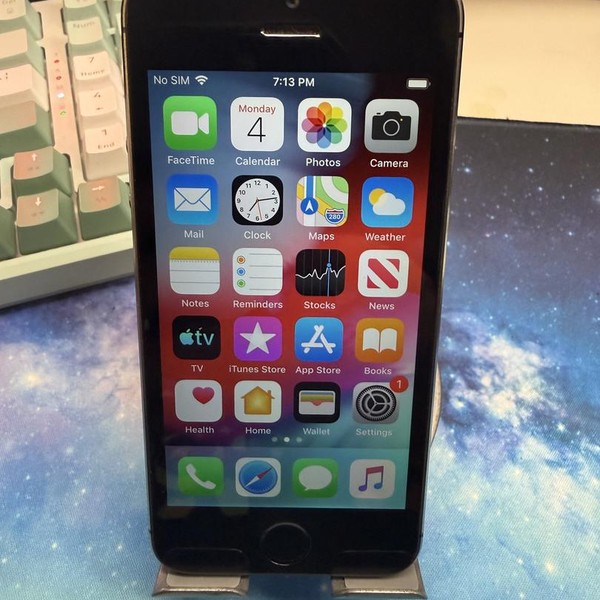 Apple iPhone 5S - Unlocked, 32 GB, Gray, A1533, GSM