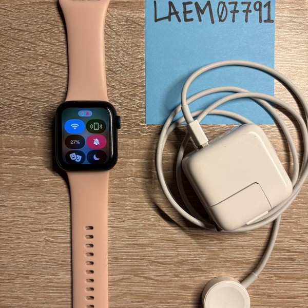 Apple Watch SE (2nd Gen) 40mm - Midnight, A2722 - GPS, Aluminum
