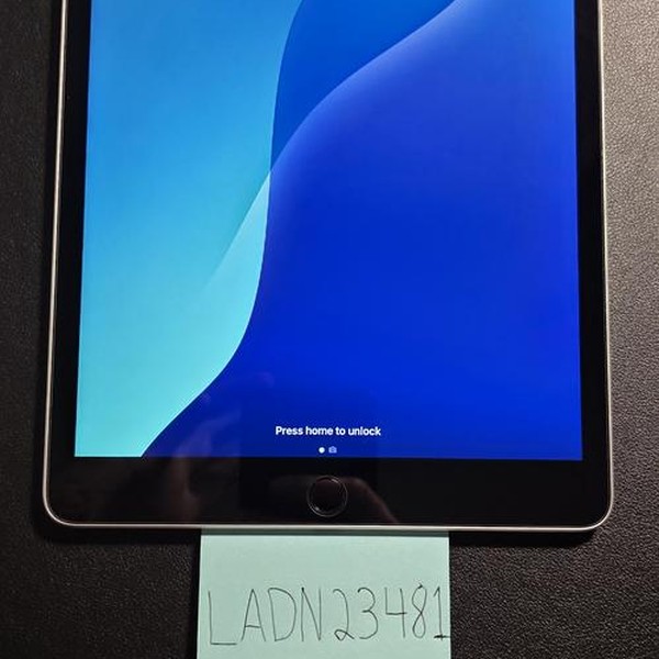 Apple iPad 9th Gen - Wi-Fi, 64 GB, Silver, A2602