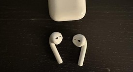 Used
													Apple AirPods 2nd Gen - Lightning Case, photo 1 of 4