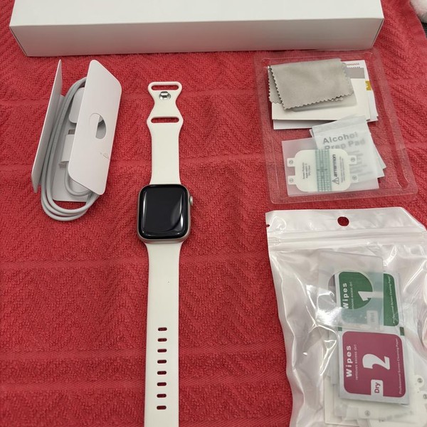 Apple Watch Series 7 45mm - Starlight, A2474 - GPS, Aluminum