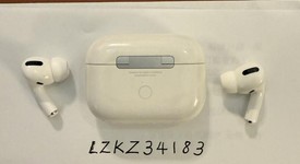 Used
													Apple AirPods Pro - Wireless Case, photo 2 of 8