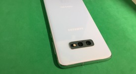 Good
													Samsung Galaxy S10e - Unlocked, White, 128 GB, 6 GB, SM-G970U1, photo 2 of 2