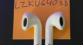 Used
													Apple AirPods 4th Gen - Standard, photo 4 of 5