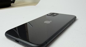 Mint
													Apple iPhone 11 - Unlocked, Black, 64 GB, A2111, photo 4 of 5