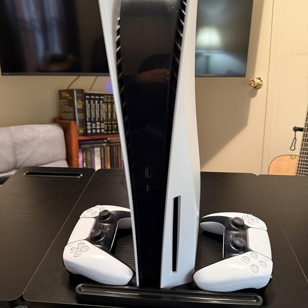 PlayStation 5 Standard Edition (2020) - 825 GB, White, Standard Edition