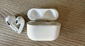 Used
													Apple AirPods 3rd Gen - MagSafe Case, photo 2 of 9