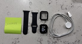 Good
													Apple Watch Series 5 40mm - Gray, A2092 - GPS, Aluminum, photo 1 of 15