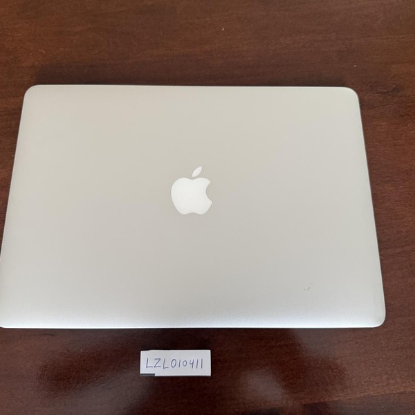 MacBook Air 2017 - 13 inch - 1 TB, Silver, 8 GB, Intel Core i5