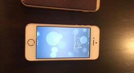 Good
													Apple iPhone SE 1st Gen 2016 - AT&T, Rose Gold, 16 GB, A1662, photo 4 of 4