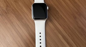 Mint
													Apple Watch SE 3rd Gen 40mm - Unlocked, Starlight, A3326 - Cellular, photo 1 of 8
