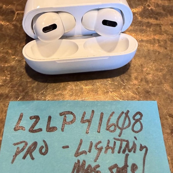 Apple AirPods Pro - MagSafe Case