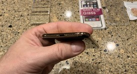 Good
													Apple iPhone Xs - Unlocked, Gold, 64 GB, A1920, photo 4 of 12