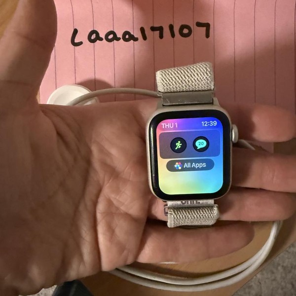 Apple Watch SE 2nd Gen 40mm - Starlight, A2722 - GPS, Aluminum