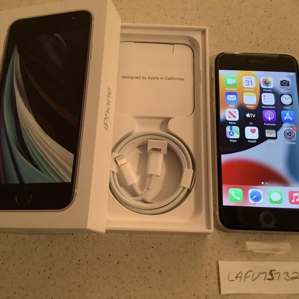 Apple iPhone SE 2nd Gen 2020 - TracFone, 64 GB, White, A2275