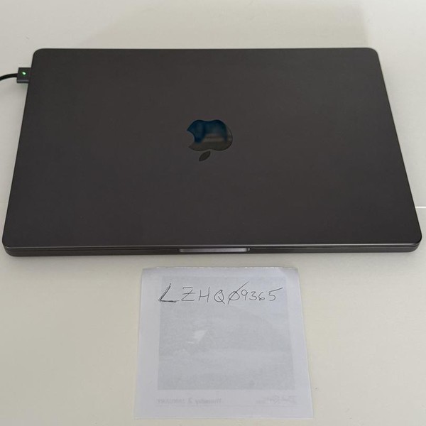 MacBook Pro 2024 - 14 inch - 1 TB, Space Black, 24 GB, Apple M4 Pro 14-core