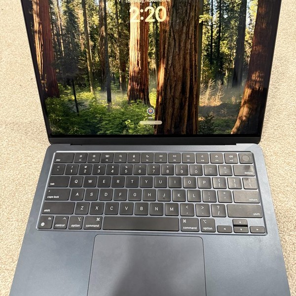 MacBook Air 2022 (M2) - 13 inch - 256 GB, Midnight, 16 GB, Apple M2