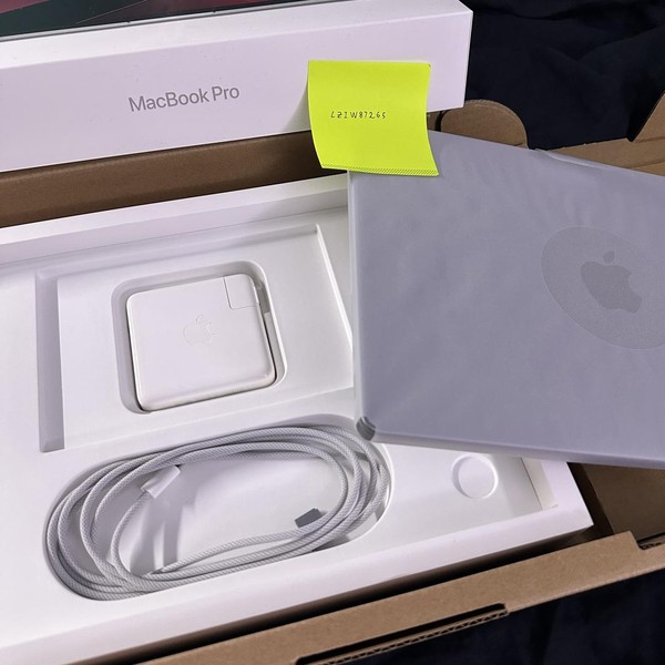 MacBook Pro 2023 - 14 inch - 1 TB, Gray, 32 GB, Apple M2 Max