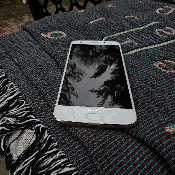 Moto Z2 Force - T-Mobile, 64 GB, Gold