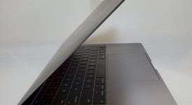 Mint
													MacBook Pro 2017 (No Touch Bar) - 13" - I5, Gray, 256 GB, 8 GB, photo 3 of 4