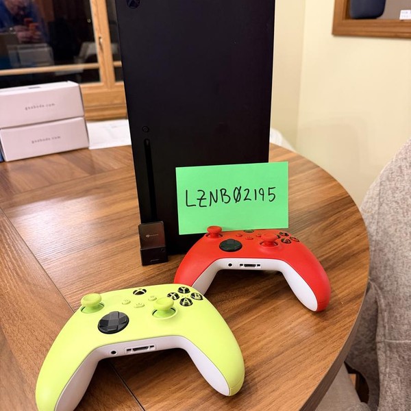 Xbox Series X (2020) - 1 TB, Black, standard