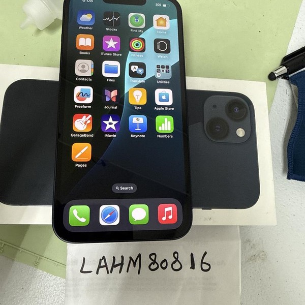 Apple iPhone 13 - Total Wireless, 128 GB, Midnight, A2482