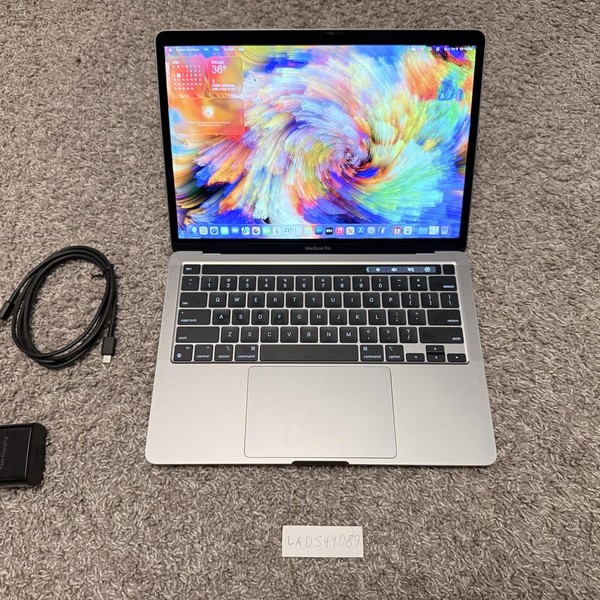 MacBook Pro 2020 - 13 inch - 512 GB, Gray, 16 GB, Apple M1