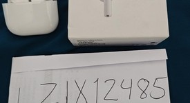 Used
													Apple AirPods 4th Gen - Active Noise Cancellation, photo 1 of 5