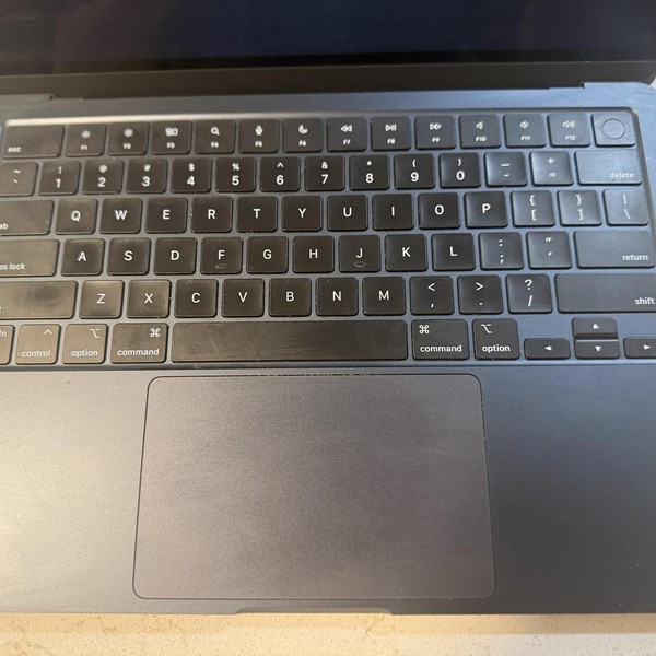 MacBook Air 2022 (M2) - 13 inch - 256 GB, Midnight, 16 GB, Apple M2