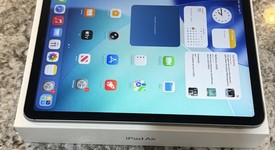 Mint
													Apple iPad Air 13" (M3) 2025 - Unlocked, Gray, 256 GB, photo 4 of 7