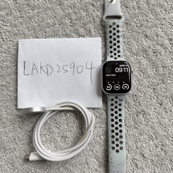 Apple Watch Series 11 42mm - Silver, A3331 - GPS, Aluminum