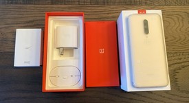 Mint
													OnePlus 7 Pro - Unlocked, Almond, 256 GB, 8 GB, photo 2 of 10