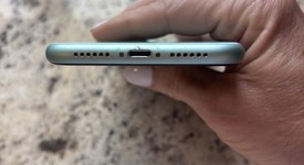 Good
													Apple iPhone 11 - AT&T, Green, 64 GB, A2111, photo 3 of 6