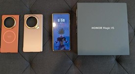 Mint
													Honor Magic V5 - Unlocked Non-US, Gold, 512 GB, 16 GB, photo 1 of 21