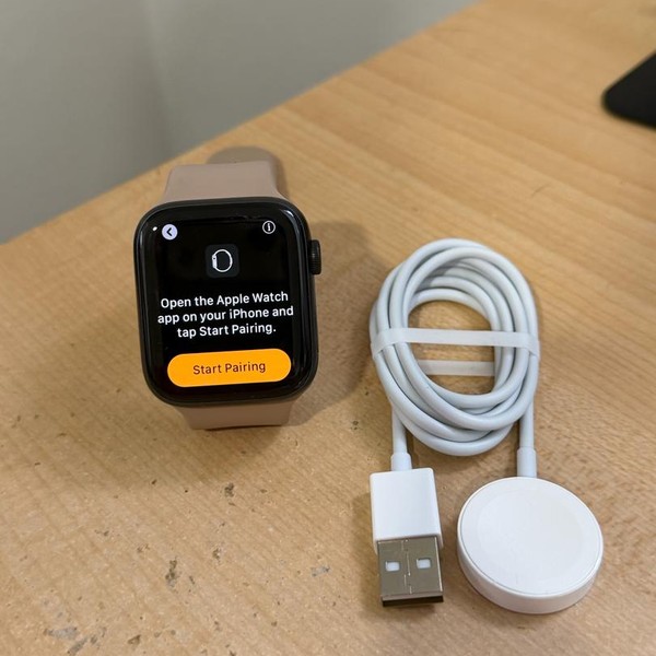 Apple Watch Series 5 44mm - Unlocked, Gray, A2095 Cellular, Nike