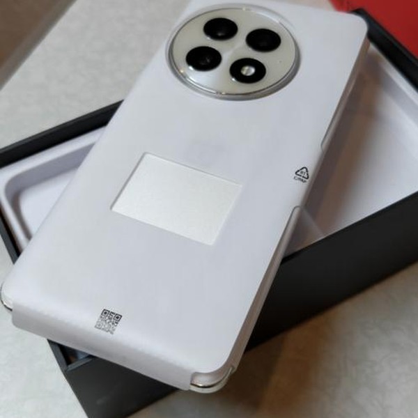 OnePlus 13 - Unlocked, 512 GB, Arctic Dawn, 16 GB