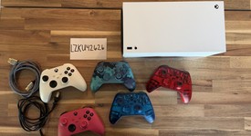 Mint
													Xbox Series X (2020) - Robot White, 1 TB, All-Digital, photo 1 of 9