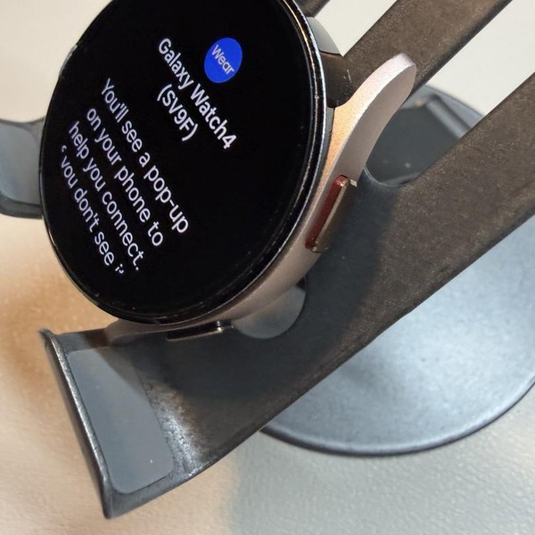 Samsung Galaxy Watch4 - Wi-Fi, Gold, 40mm