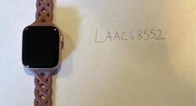 Good
													Apple Watch Series 5 40mm - Gold, A2092 - GPS, Aluminum, photo 1 of 10