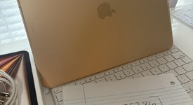 Mint
													Apple iPad Air 13" (M3) 2025 - Unlocked, Starlight, 256 GB, photo 2 of 7