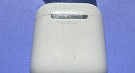 Used
													Apple AirPods 2nd Gen - Lightning Case, photo 4 of 7