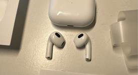 Used
													Apple AirPods 3rd Gen - Lightning Case, photo 2 of 3