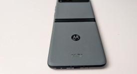 Mint
													Motorola Razr (2023) - Unlocked, Sage, 128 GB, 8 GB, photo 5 of 7