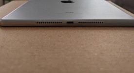 Good
													Apple iPad 6th Gen - Wi-Fi, Silver, 128 GB, A1893, photo 3 of 10