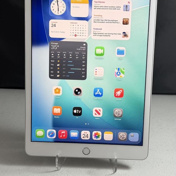 Apple iPad 8th Gen - Wi-Fi, 32 GB, Silver, A2270