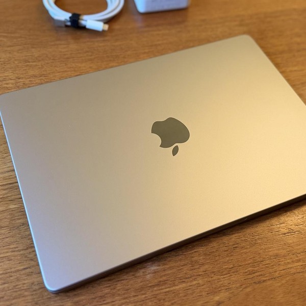 MacBook Pro 2021 - 14 inch - 1 TB, Gray, 64 GB, Apple M1 Max